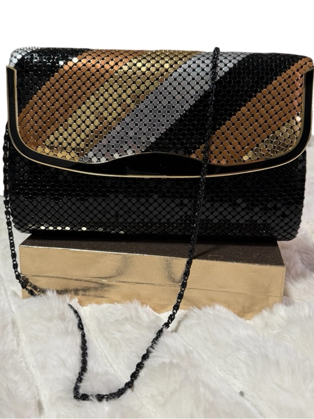 VTG Merlo metal mesh Black and Gold Metallic Evening Clutch with Chain Strap